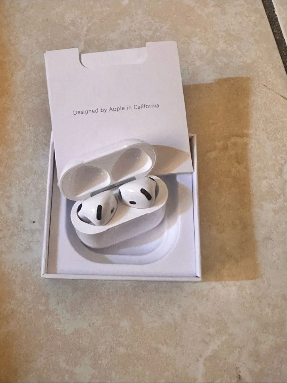 Apple AirPods 4 anc